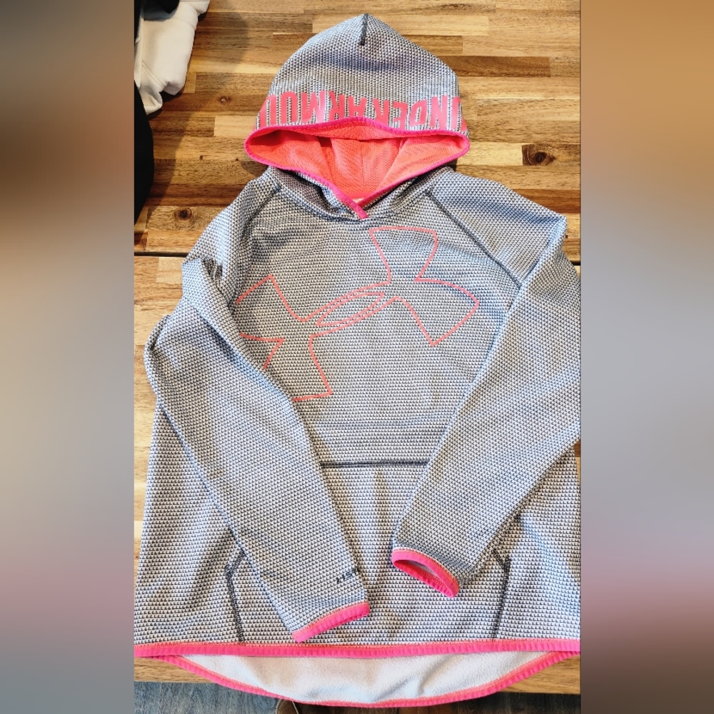 Under armour sweatshirt